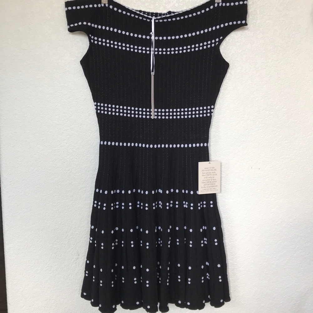 NEW Adelyn Rae Off the Shoulder Sweater Dress sz M - Picture 2 of 6